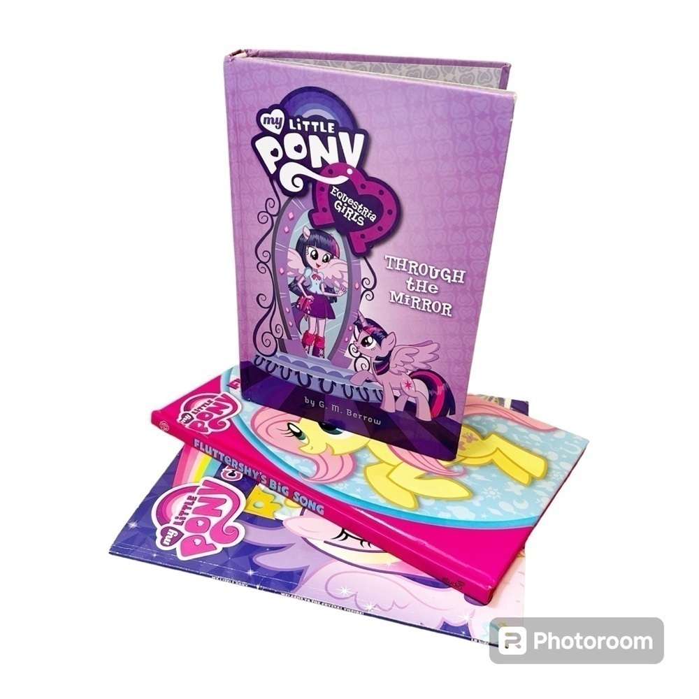 Hasbro My Little Pony Books Fluttershy’s Big Song Welcome To The Crystal Empire!